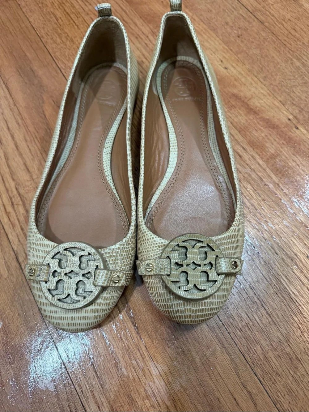 Tory Burch Beige Raffia Logo Ballet Flats